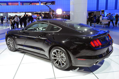 02-2015-ford-mustang-black.jpg